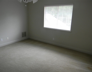 416 Roland Drive - Photo Thumbnail 14