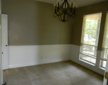 416 Roland Drive - Photo Thumbnail 6