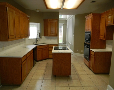 416 Roland Drive - Photo Thumbnail 8