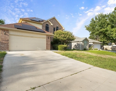 1801 Overland Street - Photo Thumbnail 2