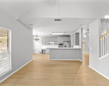 1801 Overland Street - Photo Thumbnail 6