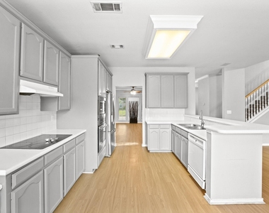 1801 Overland Street - Photo Thumbnail 12