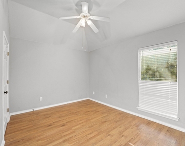 1801 Overland Street - Photo Thumbnail 7