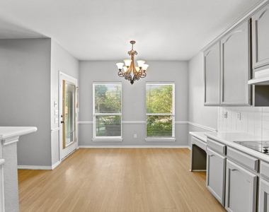 1801 Overland Street - Photo Thumbnail 5