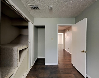 462 Westview Terrace - Photo Thumbnail 11