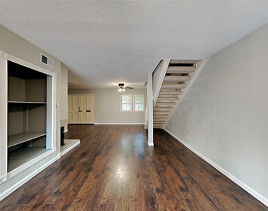 462 Westview Terrace - Photo Thumbnail 1