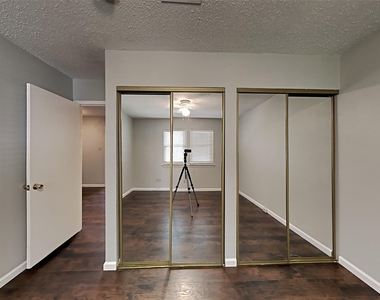 462 Westview Terrace - Photo Thumbnail 13
