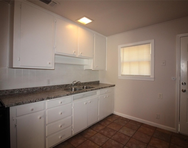 5020 Cedar Hill Road - Photo Thumbnail 2