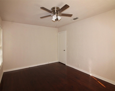 5020 Cedar Hill Road - Photo Thumbnail 12