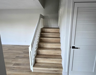 4204 Waterview Circle - Photo Thumbnail 8
