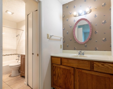 209 Pebblebrook Street - Photo Thumbnail 14