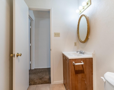 209 Pebblebrook Street - Photo Thumbnail 23