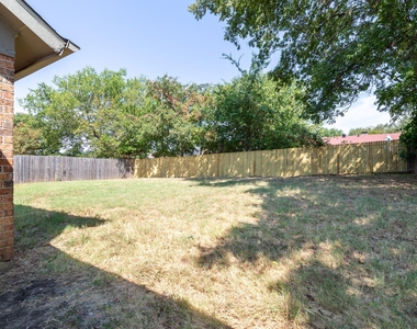209 Pebblebrook Street - Photo Thumbnail 27