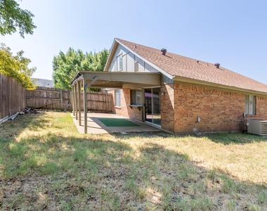 209 Pebblebrook Street - Photo Thumbnail 28