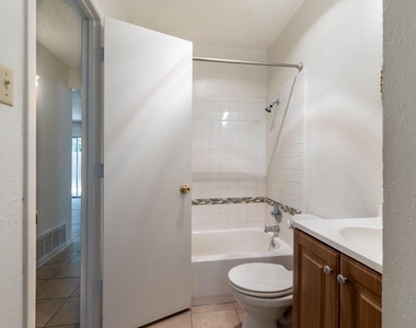 209 Pebblebrook Street - Photo Thumbnail 16