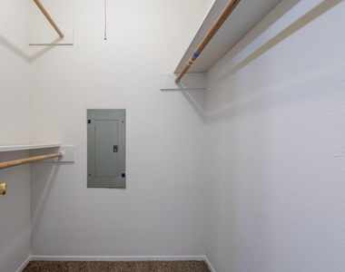 209 Pebblebrook Street - Photo Thumbnail 15