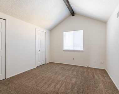 209 Pebblebrook Street - Photo Thumbnail 21