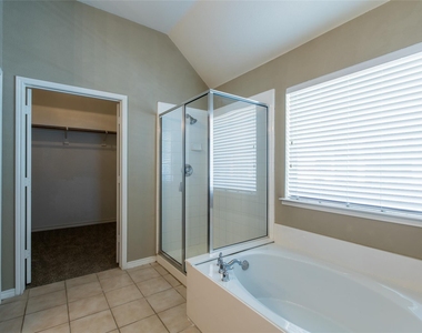 1812 Forsythe Drive - Photo Thumbnail 11