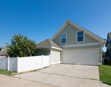 1812 Forsythe Drive - Photo Thumbnail 24