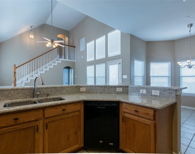 1812 Forsythe Drive - Photo Thumbnail 6