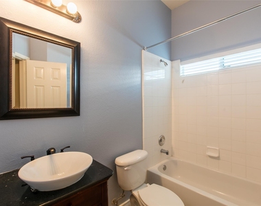 1812 Forsythe Drive - Photo Thumbnail 17