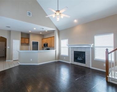 1812 Forsythe Drive - Photo Thumbnail 8