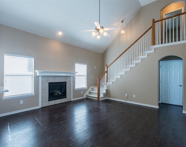 1812 Forsythe Drive - Photo Thumbnail 9