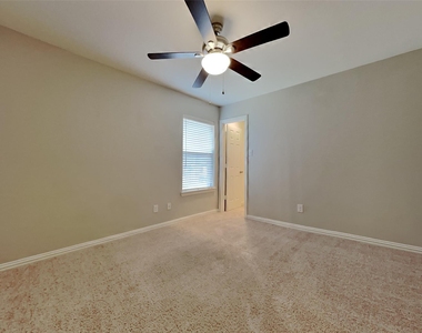1112 Seider Lane - Photo Thumbnail 12