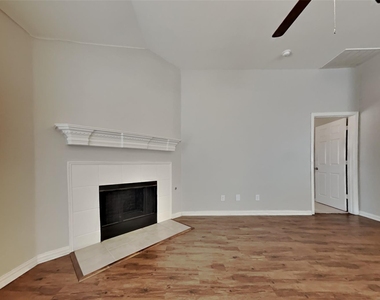 1112 Seider Lane - Photo Thumbnail 1