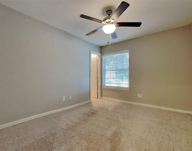 1112 Seider Lane - Photo Thumbnail 14