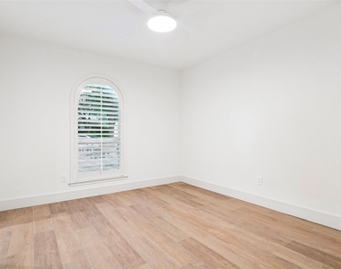 3817 Crestpark Drive - Photo Thumbnail 18