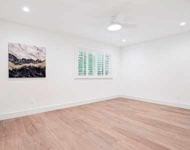 3817 Crestpark Drive - Photo Thumbnail 16