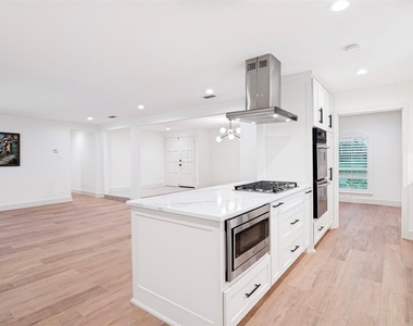 3817 Crestpark Drive - Photo Thumbnail 12
