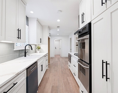 3817 Crestpark Drive - Photo Thumbnail 13