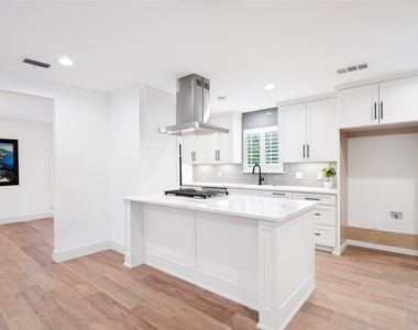 3817 Crestpark Drive - Photo Thumbnail 10