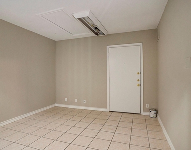 826 Meadowlark Circle - Photo Thumbnail 13