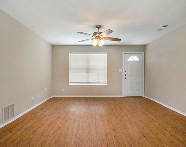 826 Meadowlark Circle - Photo Thumbnail 1