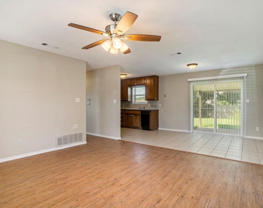 826 Meadowlark Circle - Photo Thumbnail 3