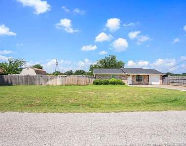 826 Meadowlark Circle - Photo Thumbnail 18