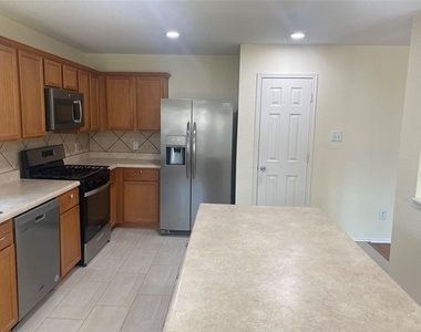 10133 Coolidge Drive - Photo Thumbnail 5