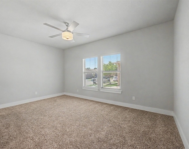 213 Stewart Bend Court - Photo Thumbnail 9