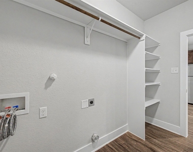 213 Stewart Bend Court - Photo Thumbnail 19
