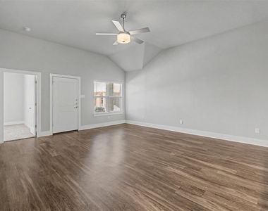 213 Stewart Bend Court - Photo Thumbnail 8