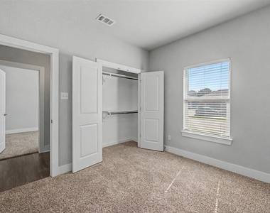 213 Stewart Bend Court - Photo Thumbnail 15