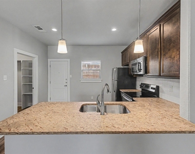 213 Stewart Bend Court - Photo Thumbnail 5