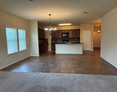 1122 Bellevue Drive - Photo Thumbnail 5