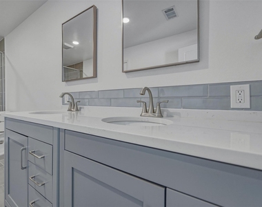 324 Hillcroft Road - Photo Thumbnail 17