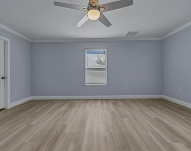 324 Hillcroft Road - Photo Thumbnail 13
