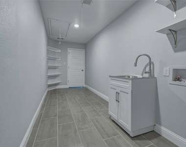 324 Hillcroft Road - Photo Thumbnail 22