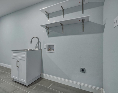 324 Hillcroft Road - Photo Thumbnail 21
